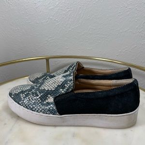 Boa slip on snake skin loafers size 7.5